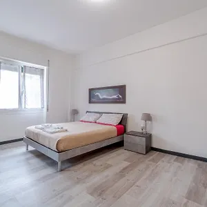 Monik House: Central House With Parking Appartamento
